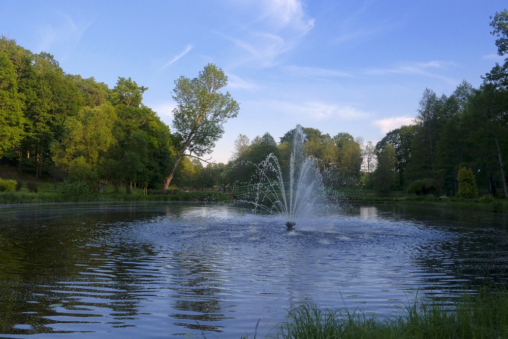 Strūklaka Zasas muižas parkā