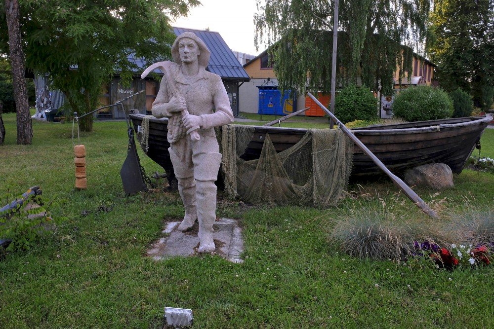 The fisherman sculpture „Oskars”