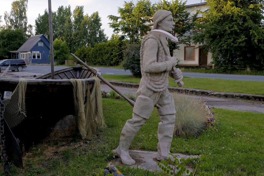 The fisherman sculpture „Oskars”