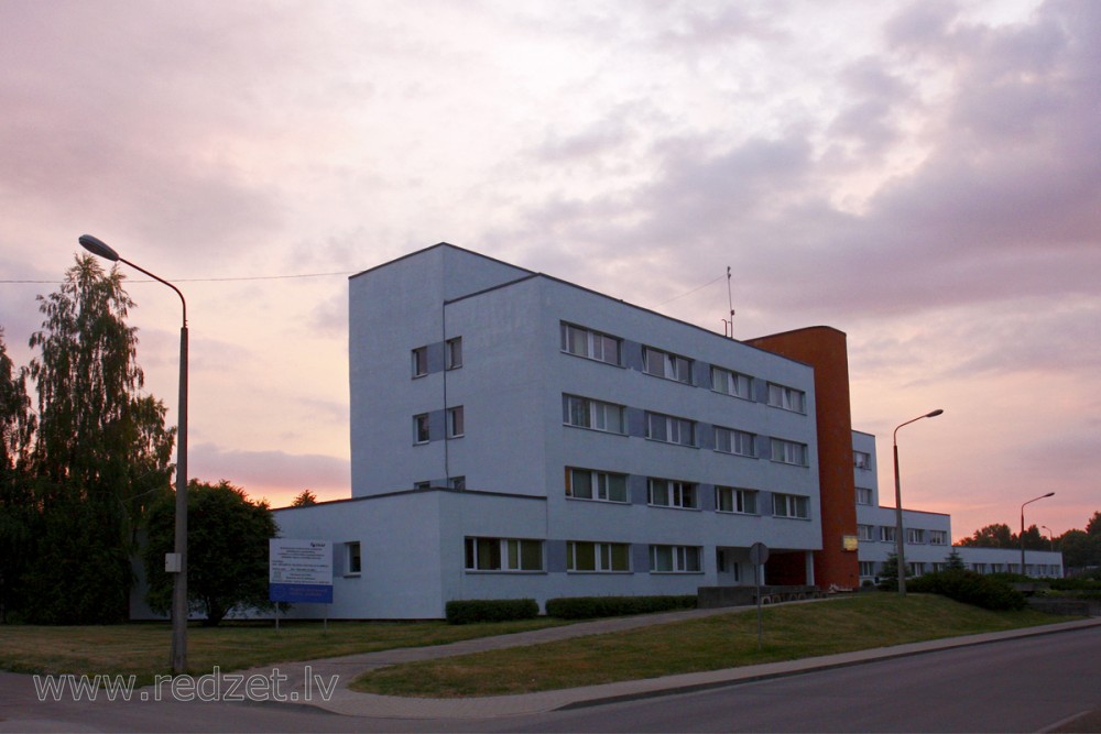 Stadiona ielā 1, Jēkabpils