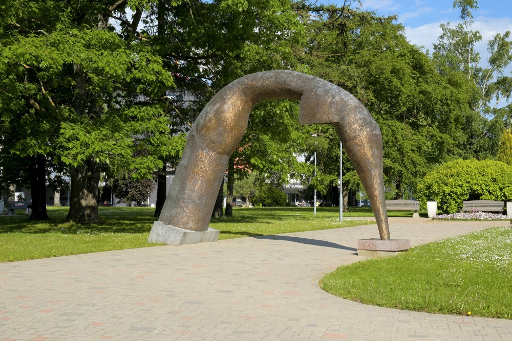 Skulptūra "Gaismas strūklaka", Valmiera