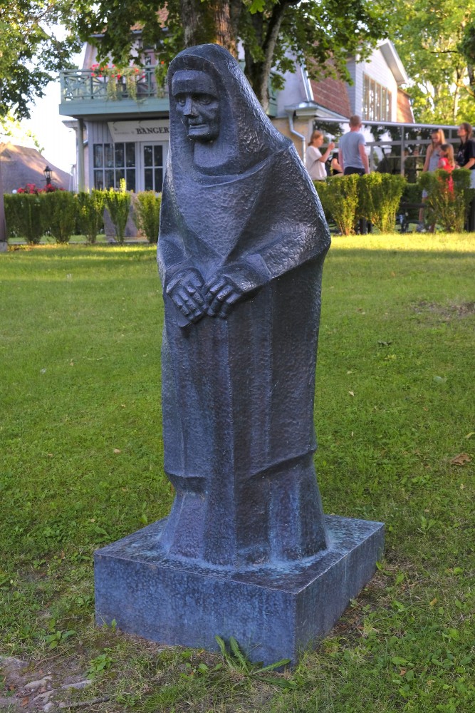 L. Rezevskas skulptūra "Kukažiņa" (1970)