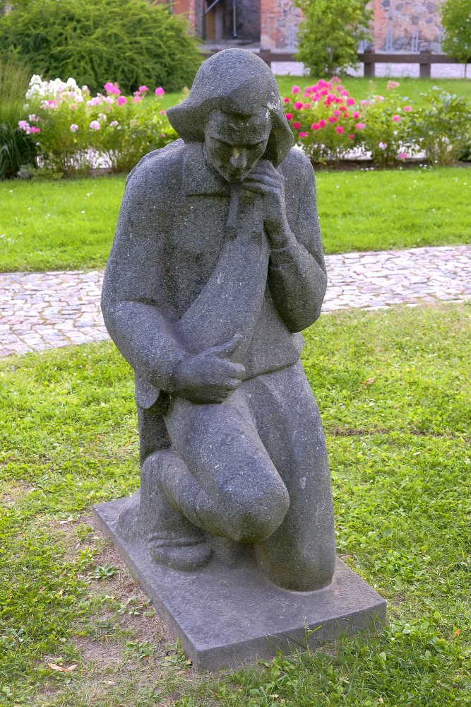 L. Rezevskas skulptūra "Spēlmanītis Tots" (1987)