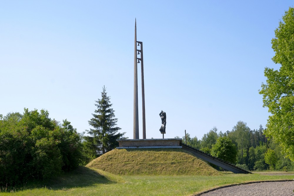 Vietalvas Brāļu kapu memoriāls