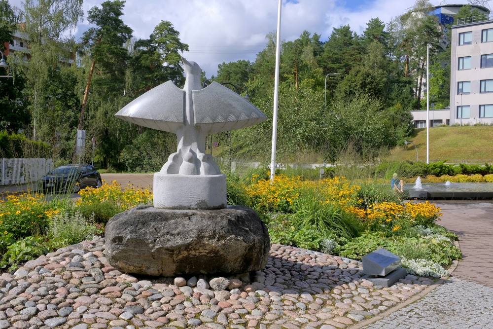 Sculpture "Baltā Cielava"