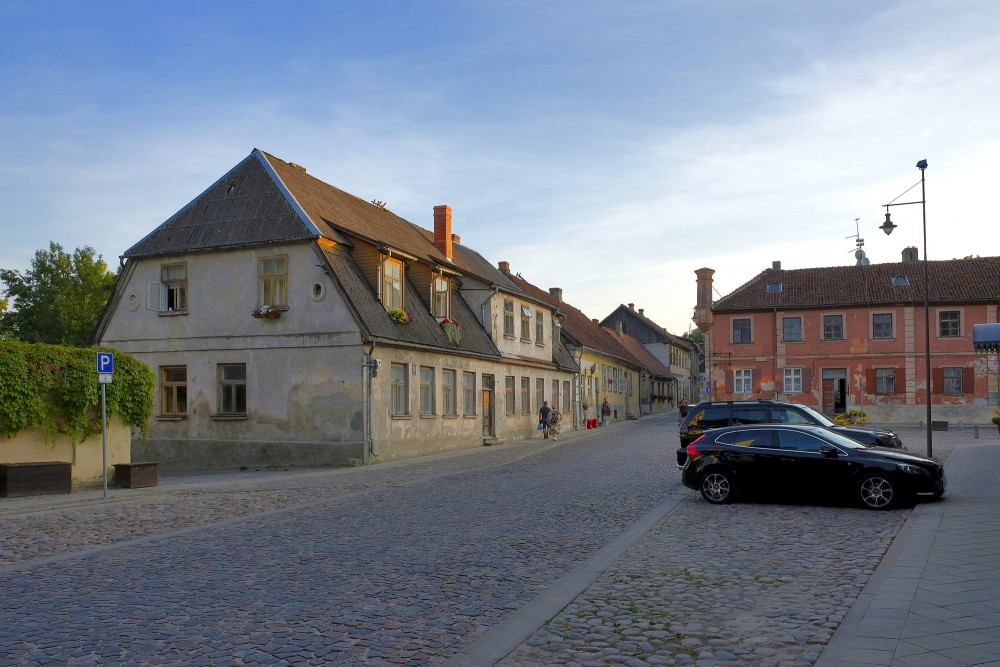 Kuldīgas vecpilsēta, Baznīcas iela