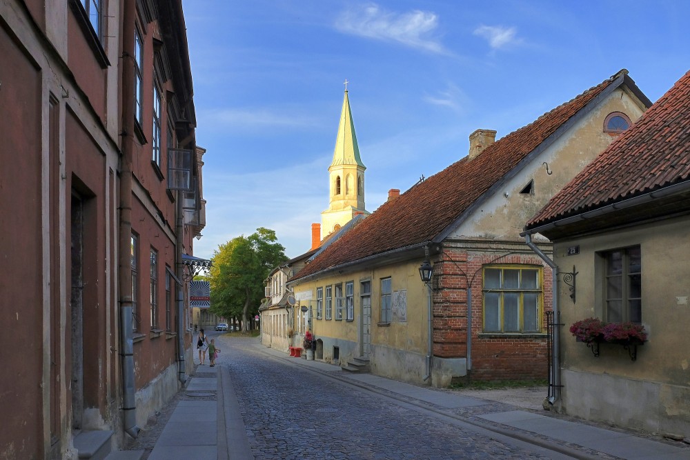 Kuldīgas vecpilsēta, Baznīcas iela
