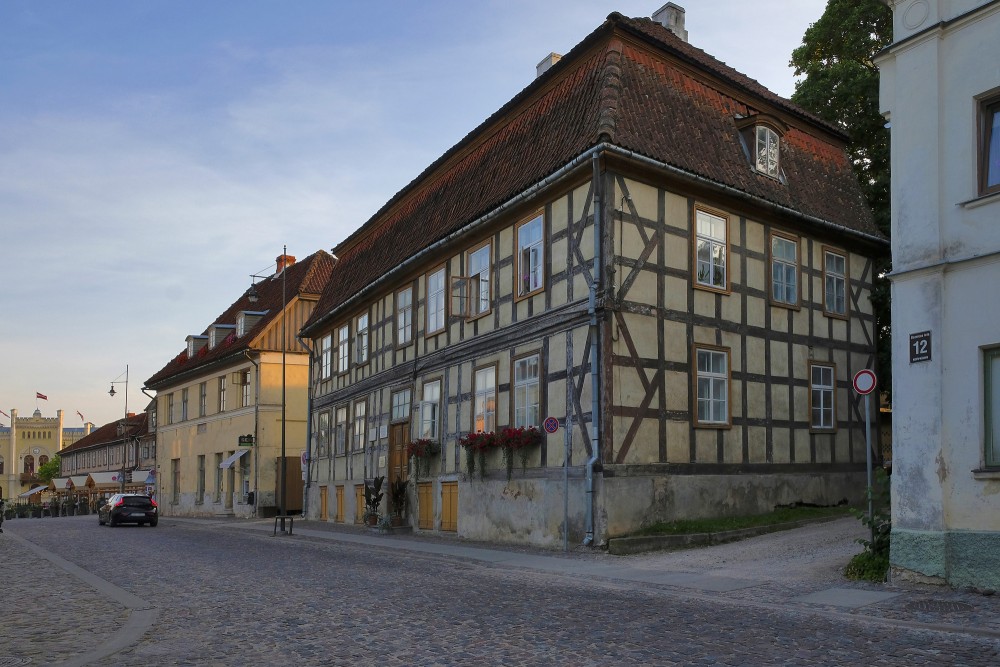 Kuldīgas vecpilsēta, Baznīcas iela