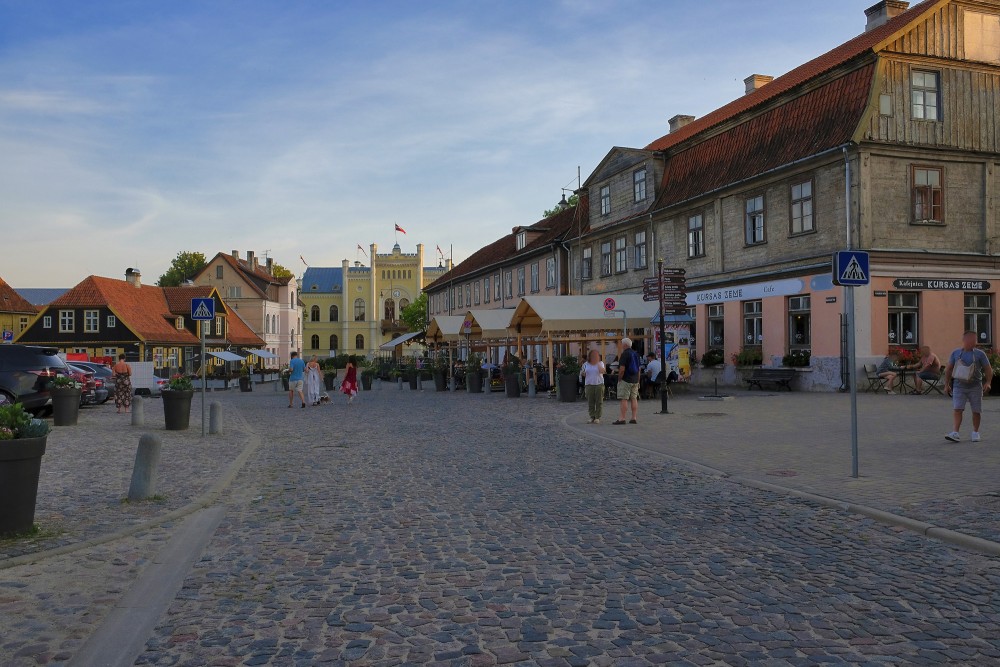 Kuldīgas vecpilsēta, Baznīcas iela