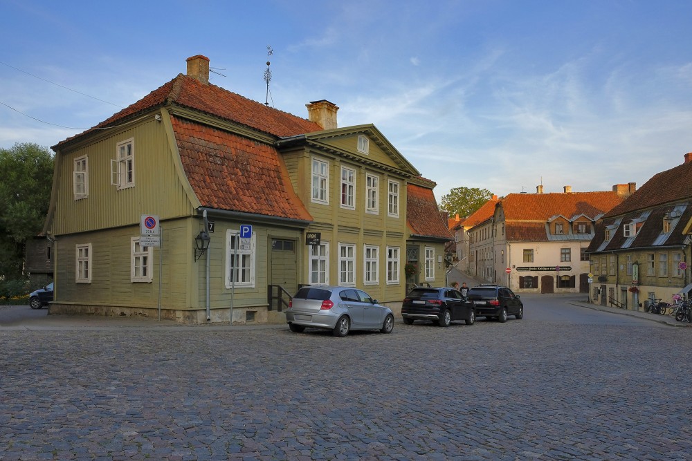 Kuldīgas vecpilsēta, Baznīcas un Pasta iela