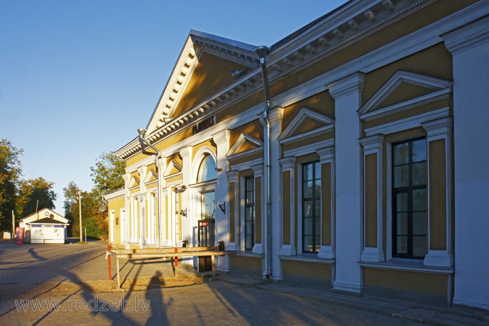 Pļaviņas Train station