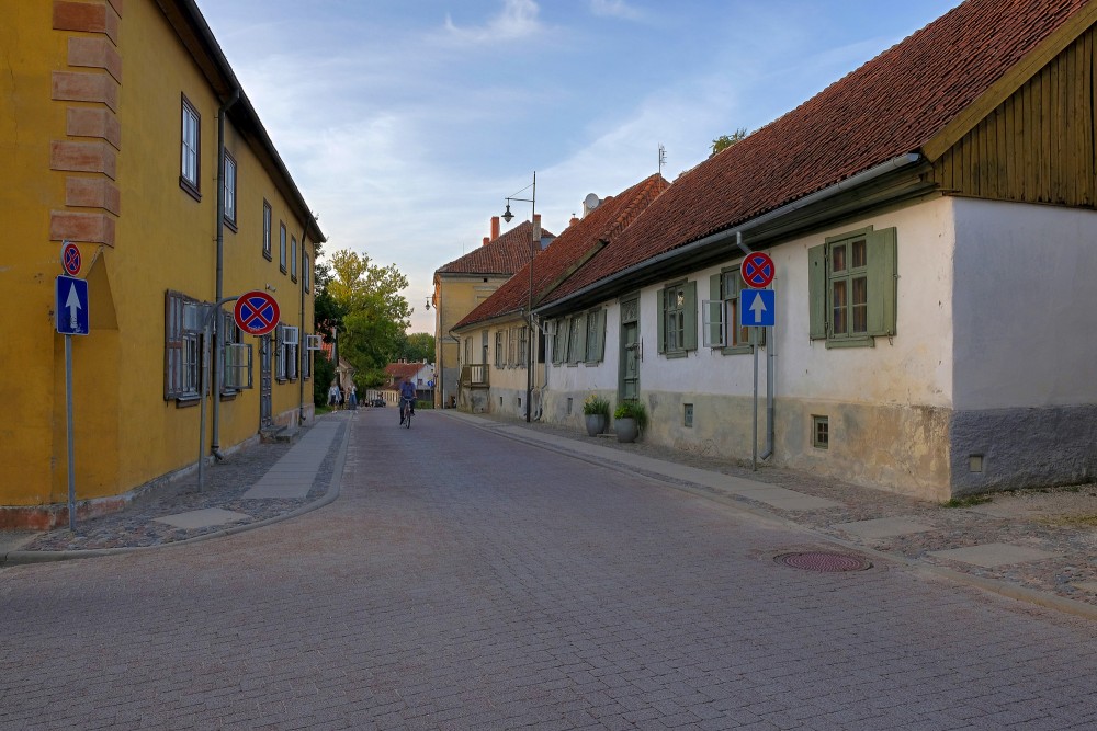 Kuldīgas vecpilsēta, Kalna iela