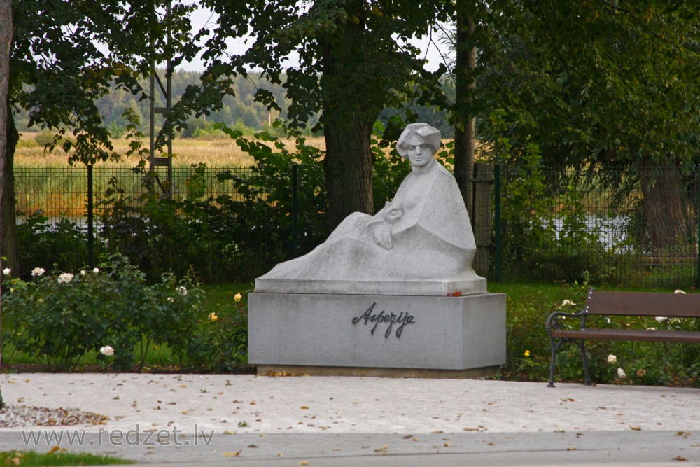 Piemineklis "Aspazija". Arta Dumpe