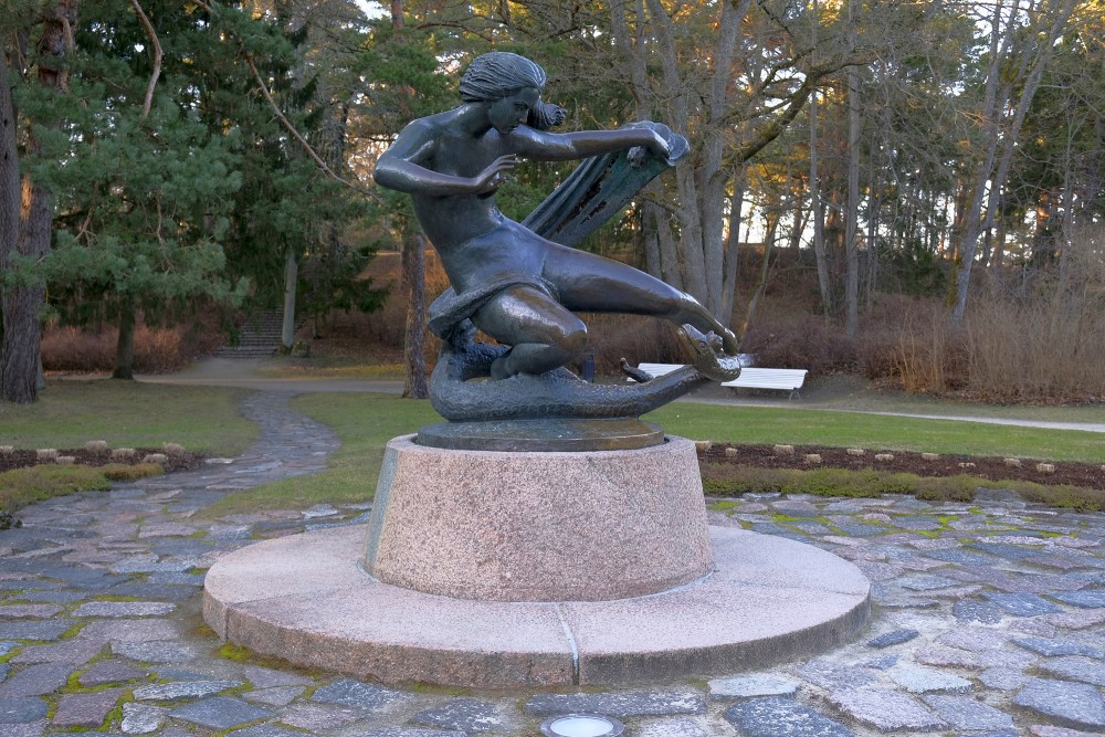Sculpture Eglė the Queen of Serpents in the landscape of Birutė Park